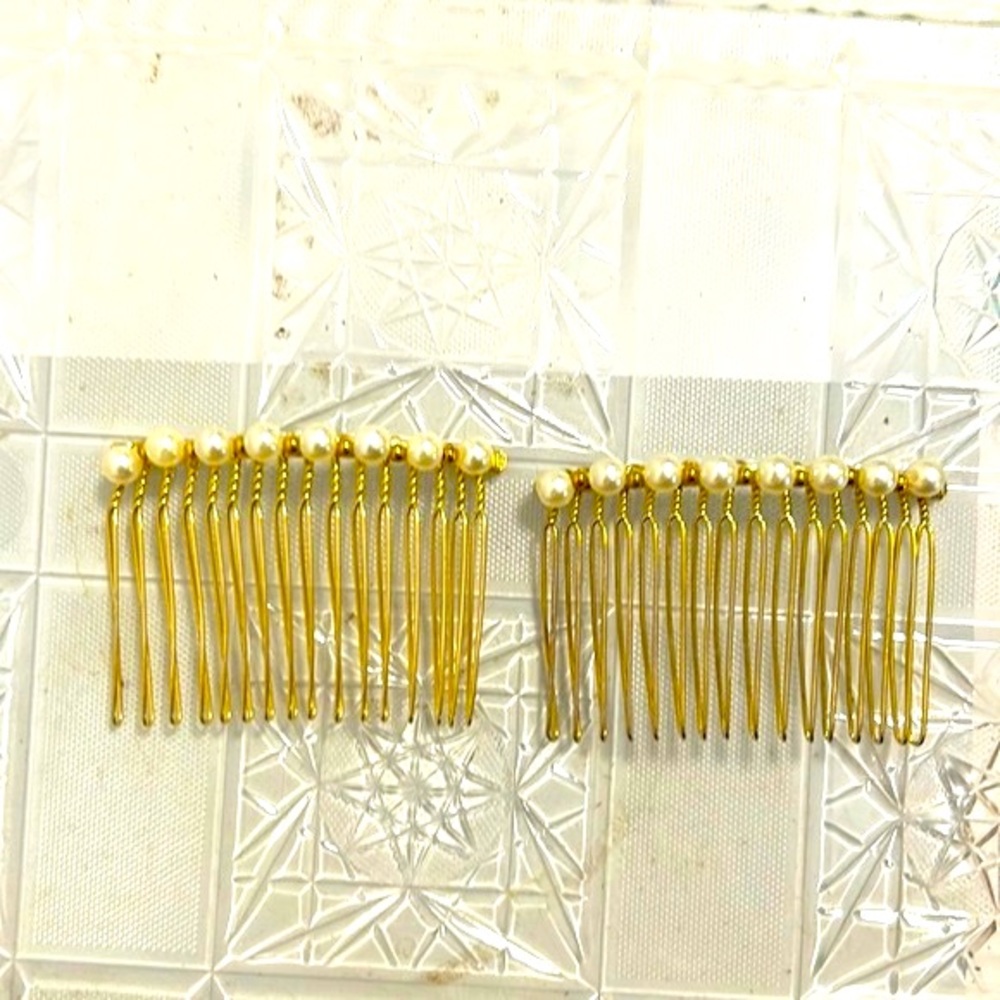 Vintage Elegant Pearl and Gold Bridal Wedding Combs. Set of two combs in EUC.